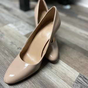 Kelly & Katie beige heels